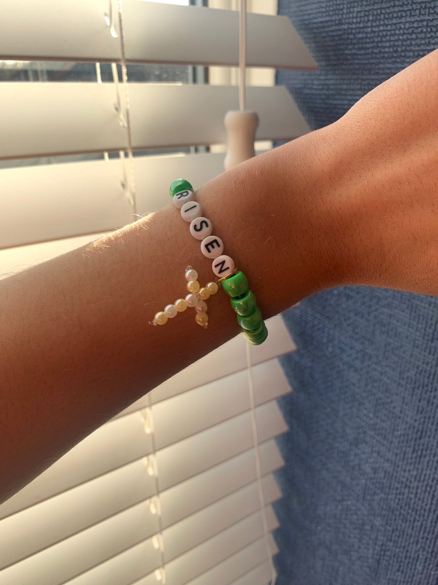 Risen beaded elastic bracelet