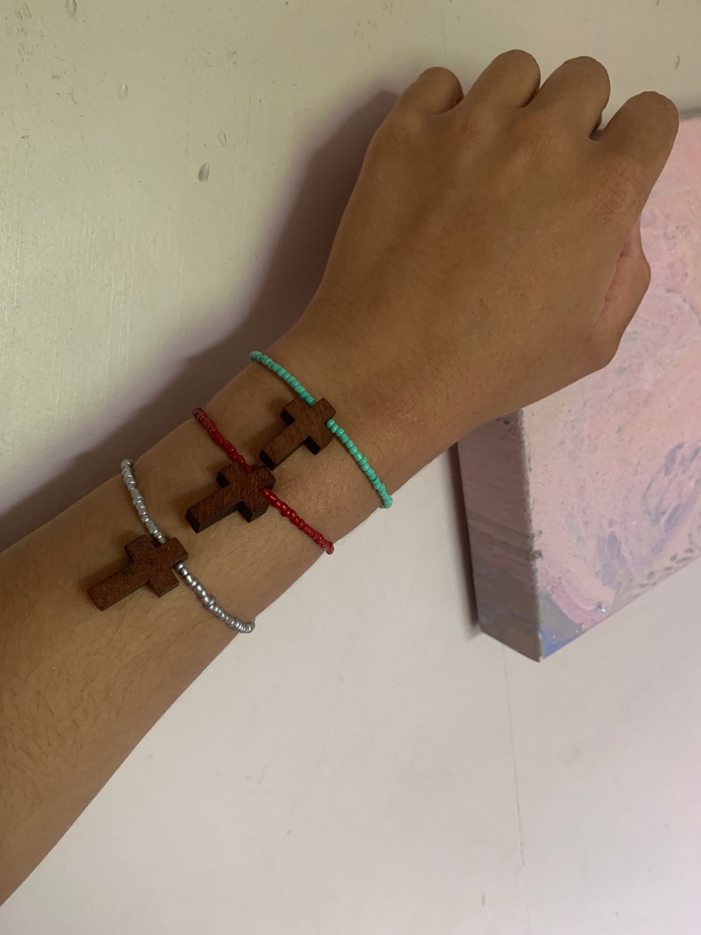 Seed beaded cross elastic bracelet